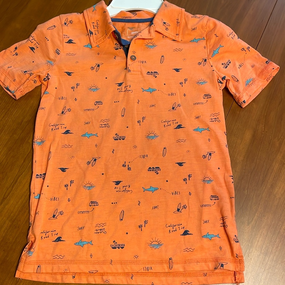 🦈 🌊 Boys Soft Polo Shirt size 8 orange, navy beach pattern